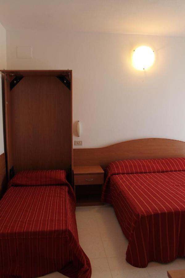 Hotel Vienna Caorle Ngoại thất bức ảnh