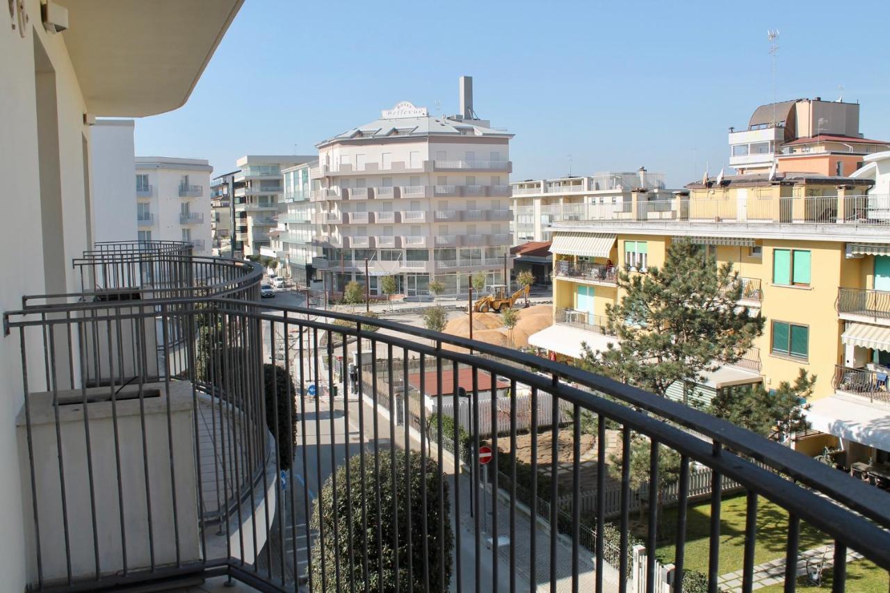 Hotel Vienna Caorle Ngoại thất bức ảnh