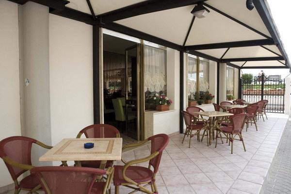 Hotel Vienna Caorle Ngoại thất bức ảnh