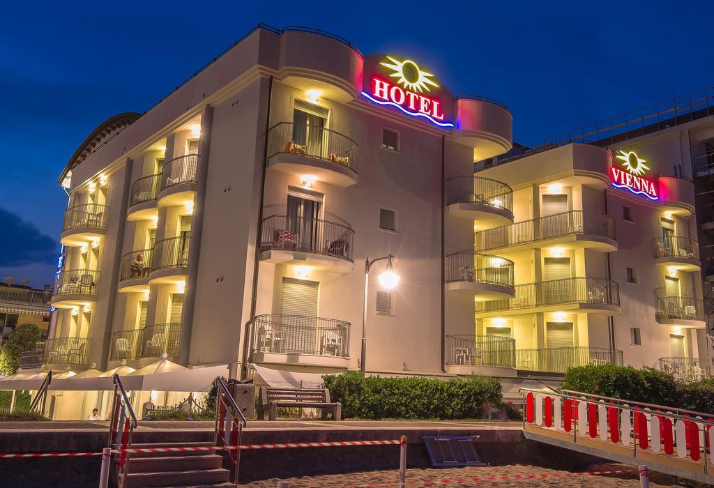 Hotel Vienna Caorle Ngoại thất bức ảnh